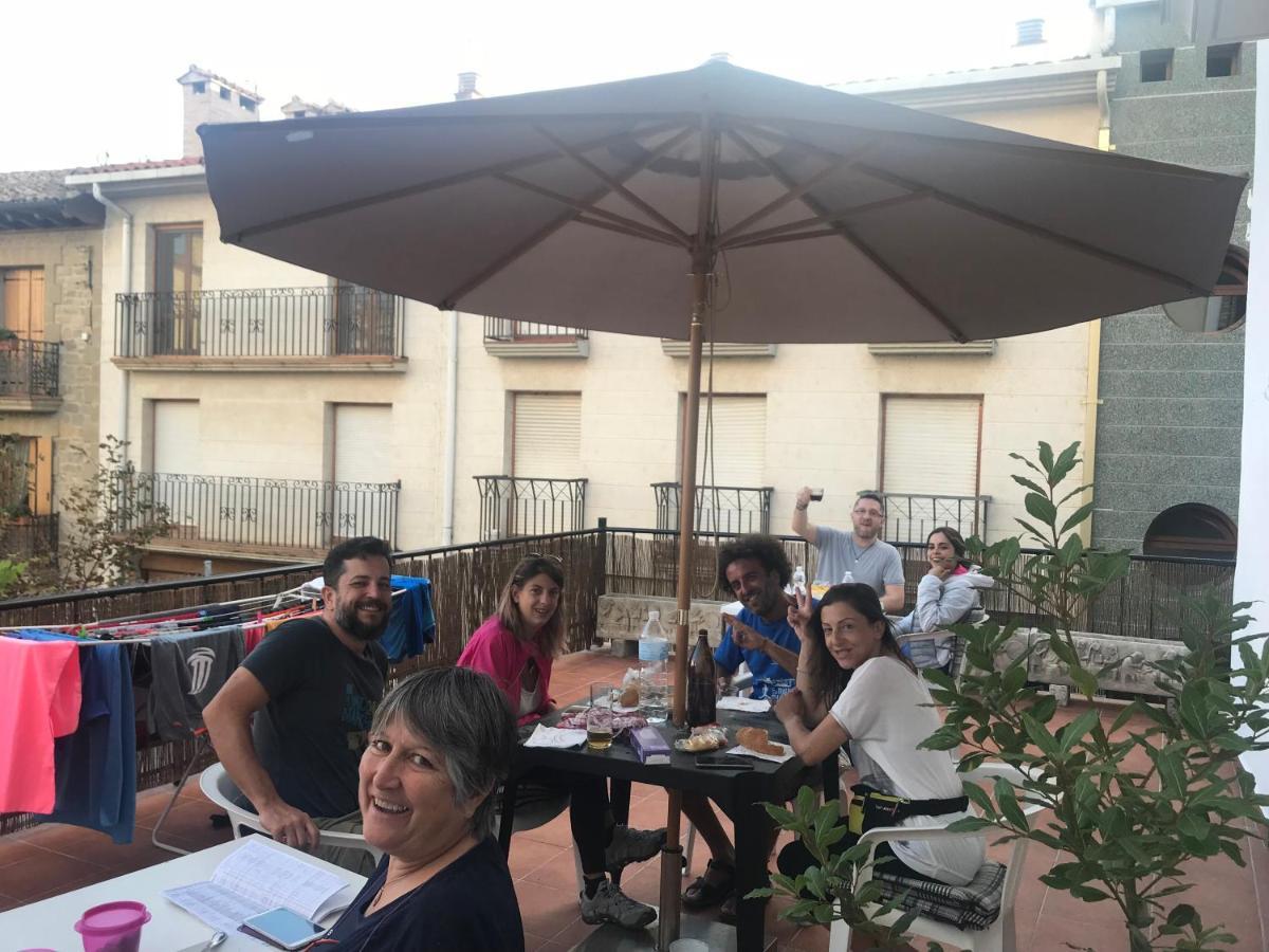 Albergue Estrella Guia Puente la Reina 外观 照片