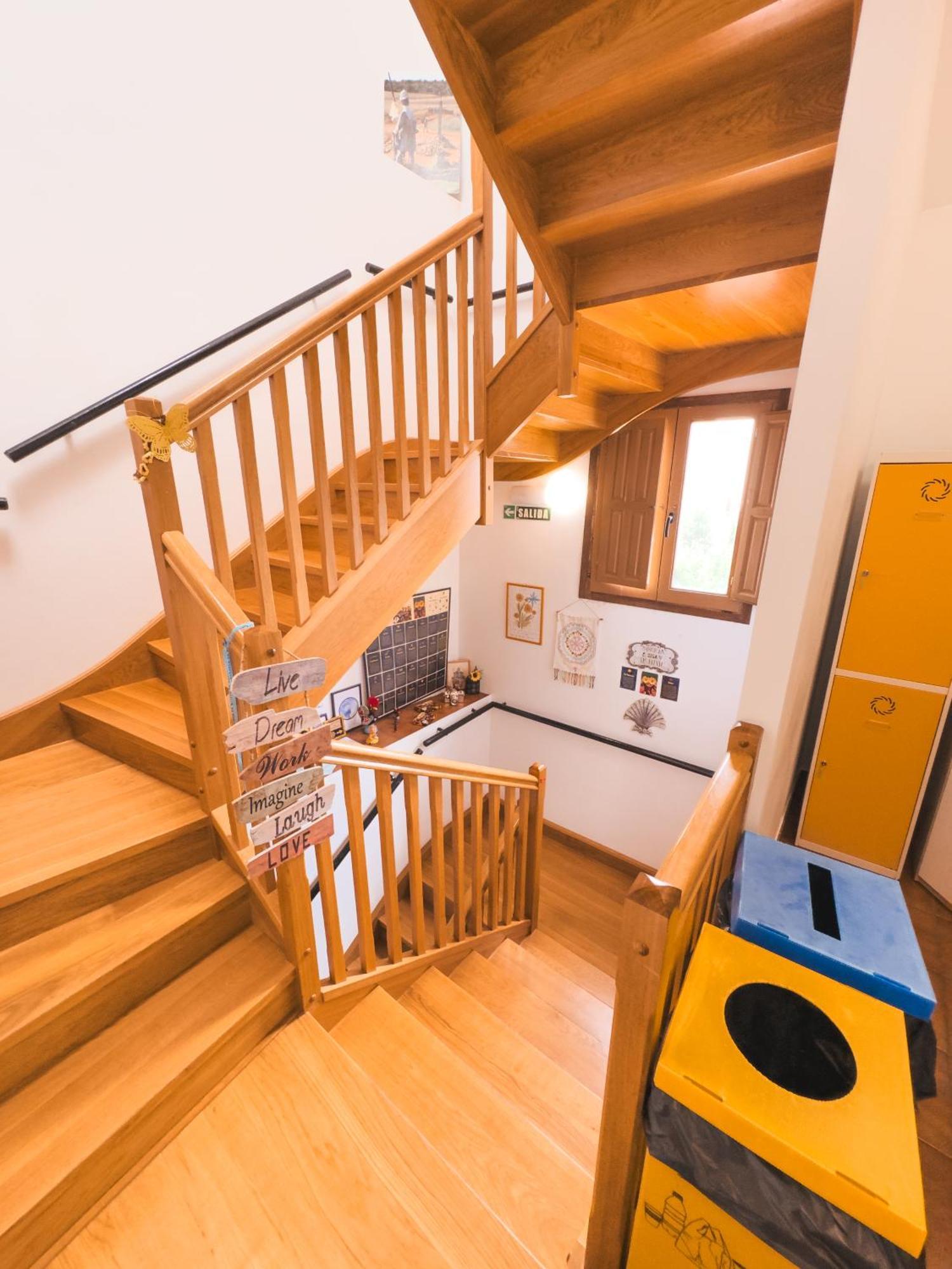 Albergue Estrella Guia Puente la Reina 外观 照片