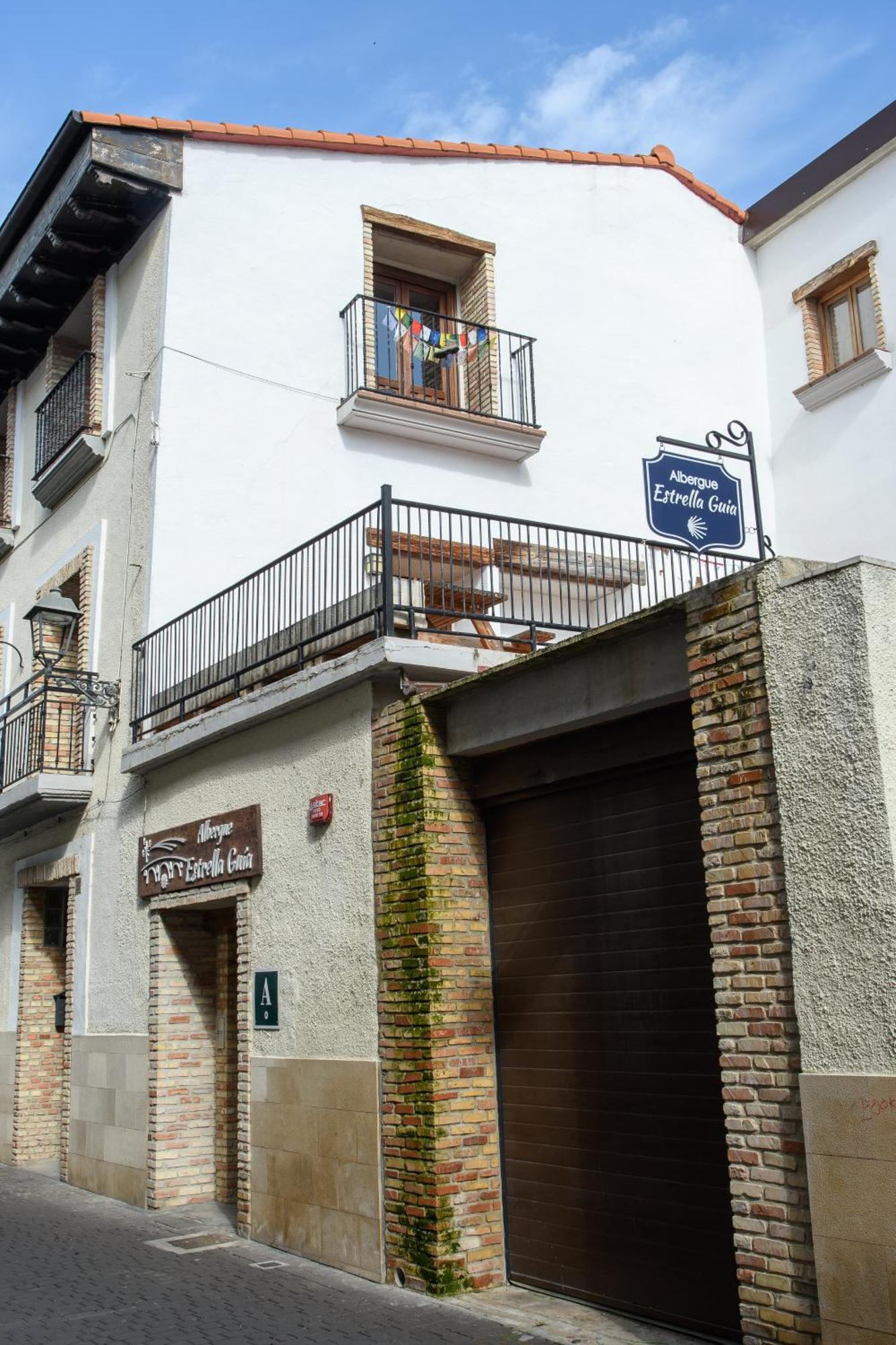Albergue Estrella Guia Puente la Reina 外观 照片