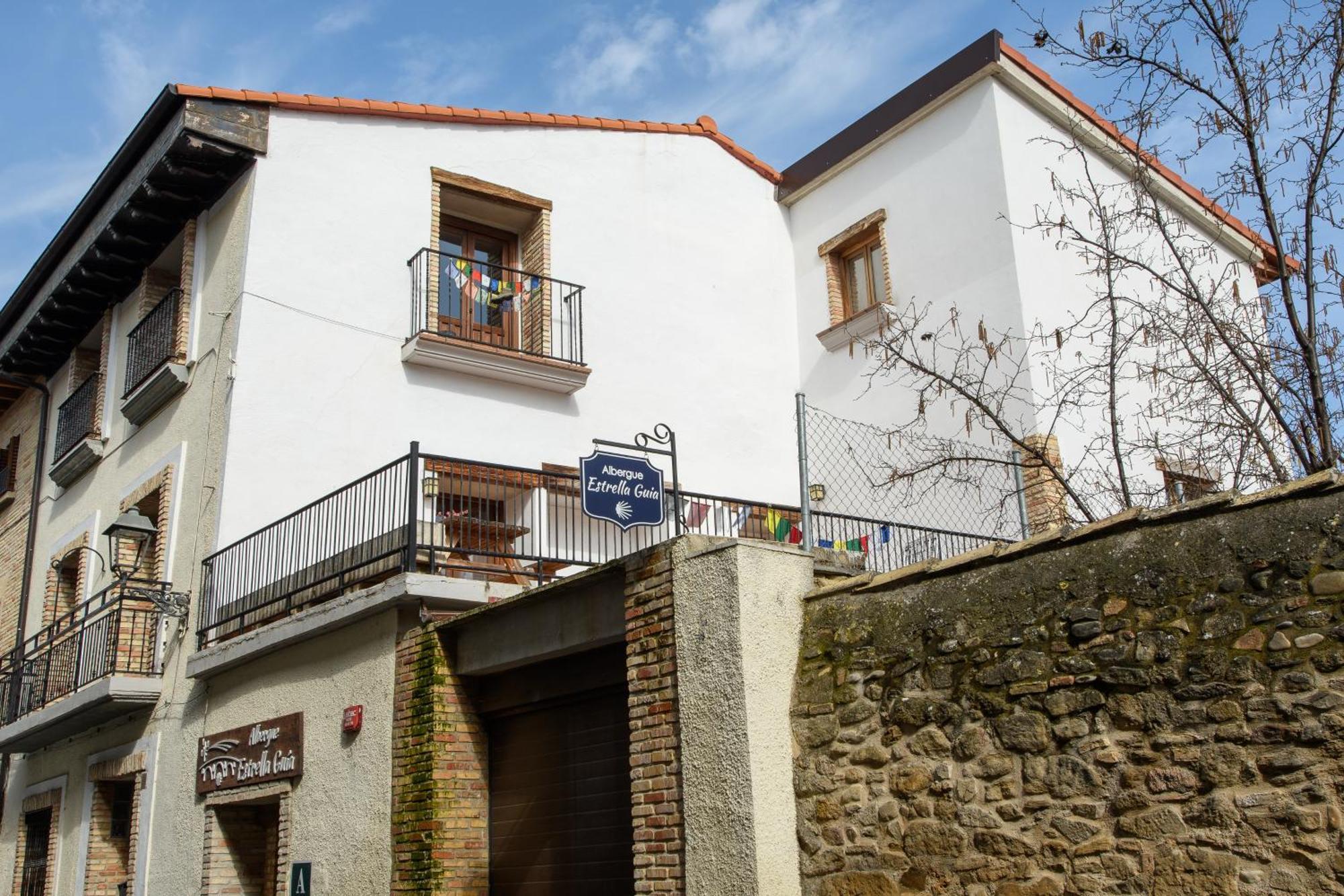 Albergue Estrella Guia Puente la Reina 外观 照片