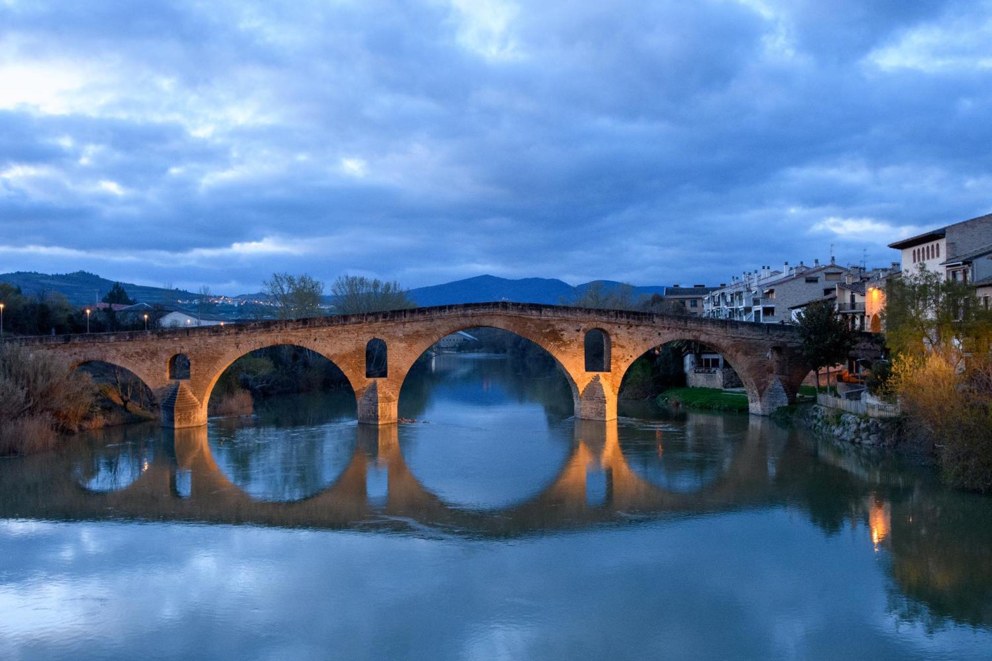 Albergue Estrella Guia Puente la Reina 外观 照片
