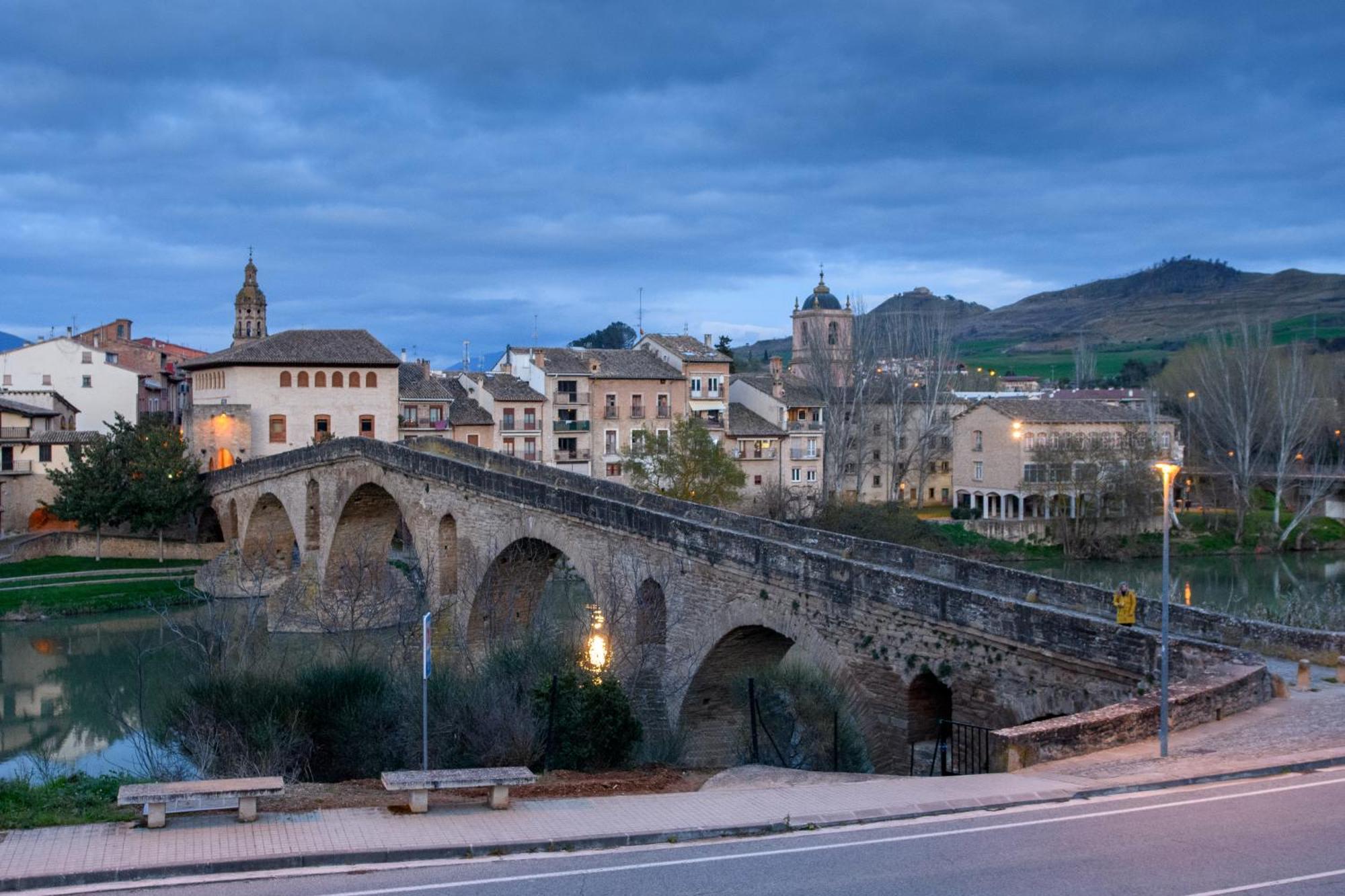 Albergue Estrella Guia Puente la Reina 外观 照片